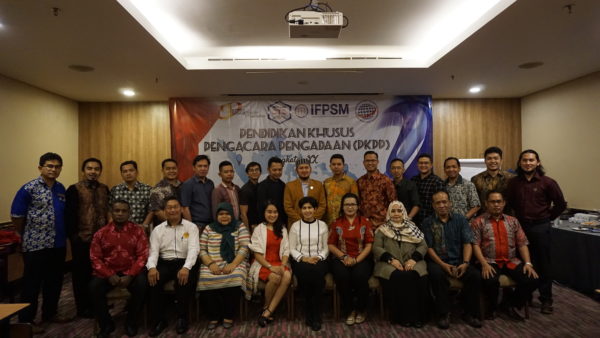Foto Bersama Seluruh Peserta PKPP Angkatan XX dengan Justitia Training Center dan DPN APPI